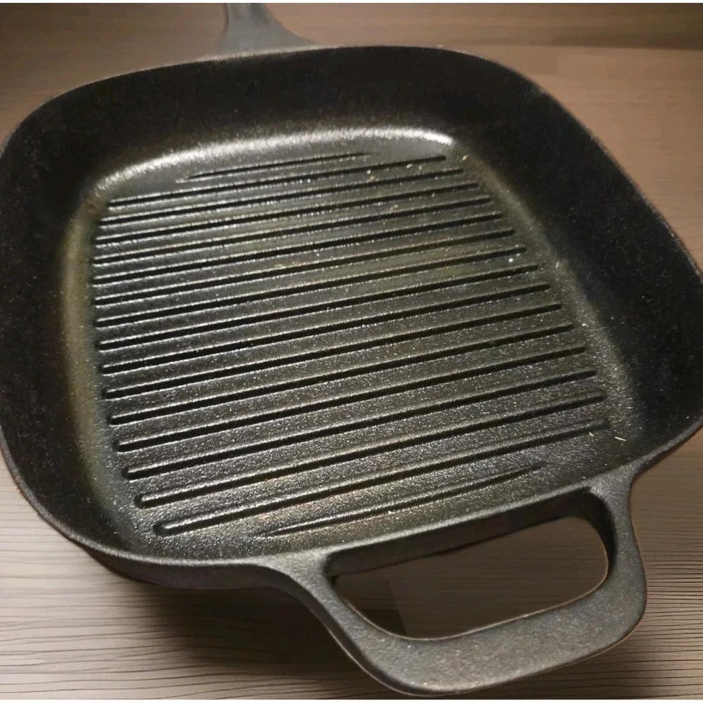 IKEA #50143 Casst Iron 11x11 Inch Pan Square Griddler No Wobble.  Seasoned.  EUC